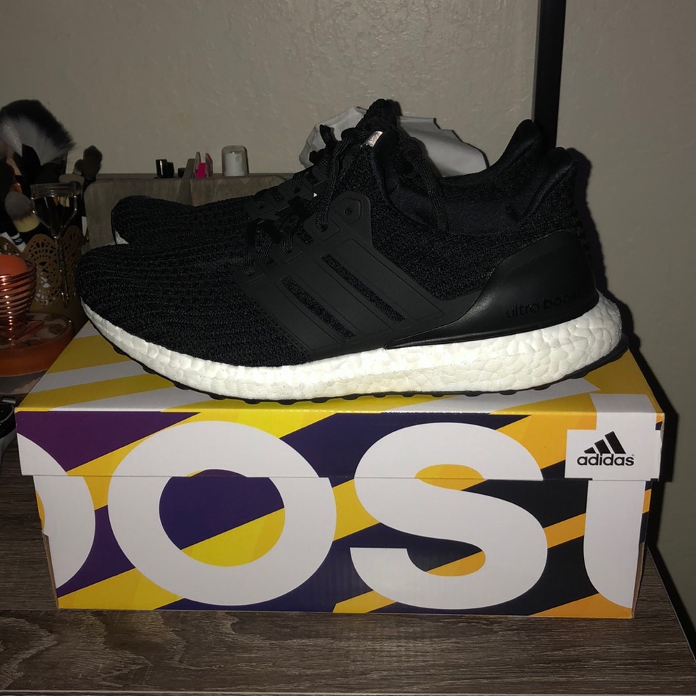 Adidas Ultraboost 4.0